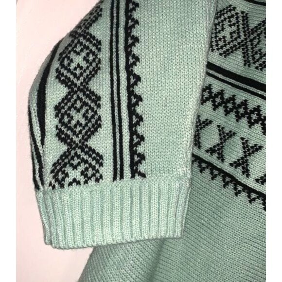 New York & Company Mint Green Sweater With Black Geometric Print V-Neck 3/4 Slee - Picture 5 of 8
